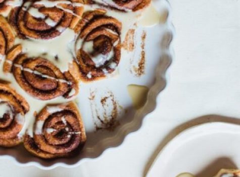 Large Cinnamon Rolls With Nuts