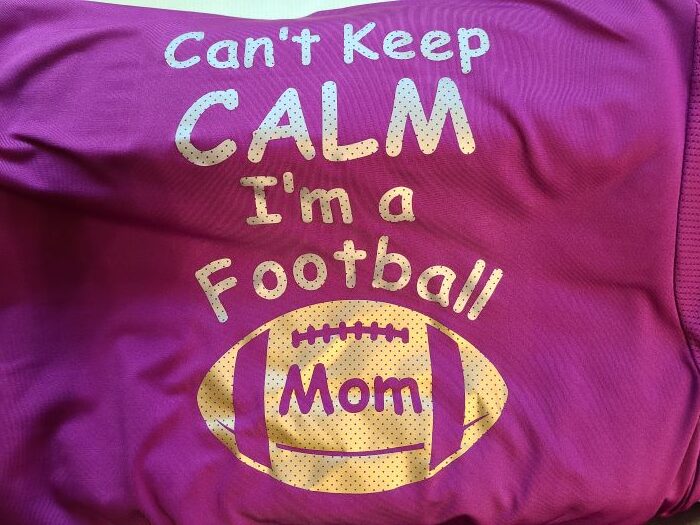 Cricut-Football-mom-Vinyl-design